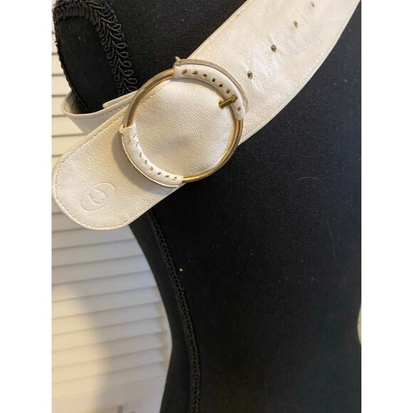 Vintage Etienne Aigner off white soft sash style leather Belt size 26 - Picture 4 of 6